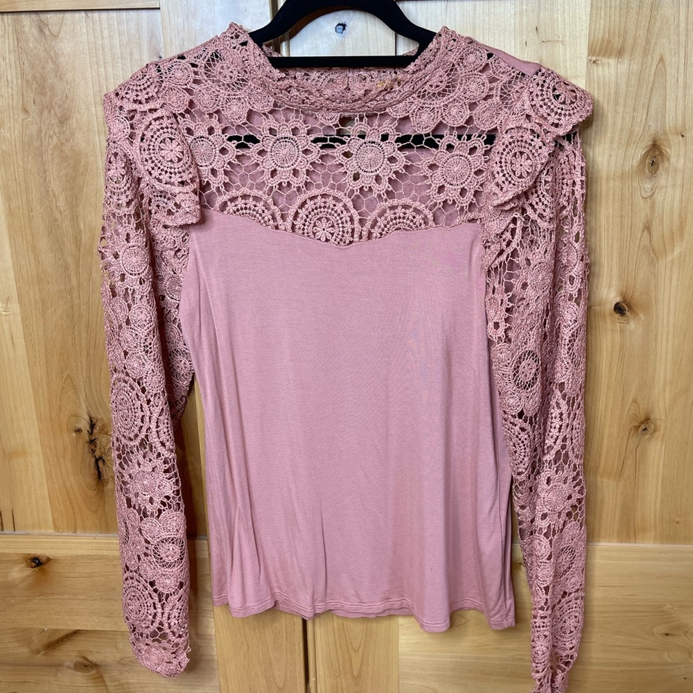 Belldini lace blouse
